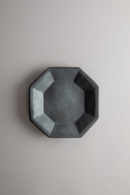 Assiette octogonale Fukumitsu gris
